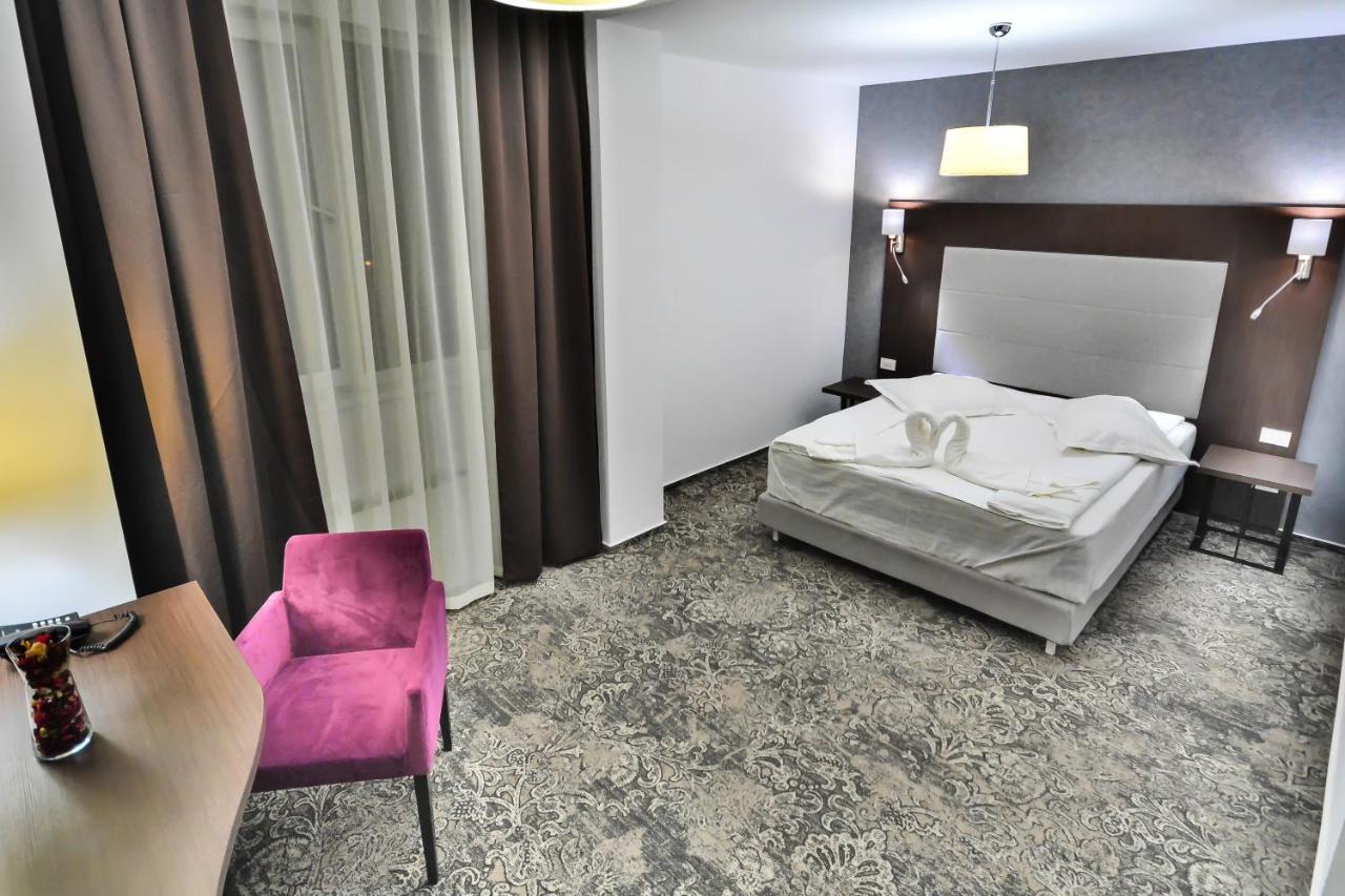 Hotel Europeca Κραϊόβα Εξωτερικό φωτογραφία